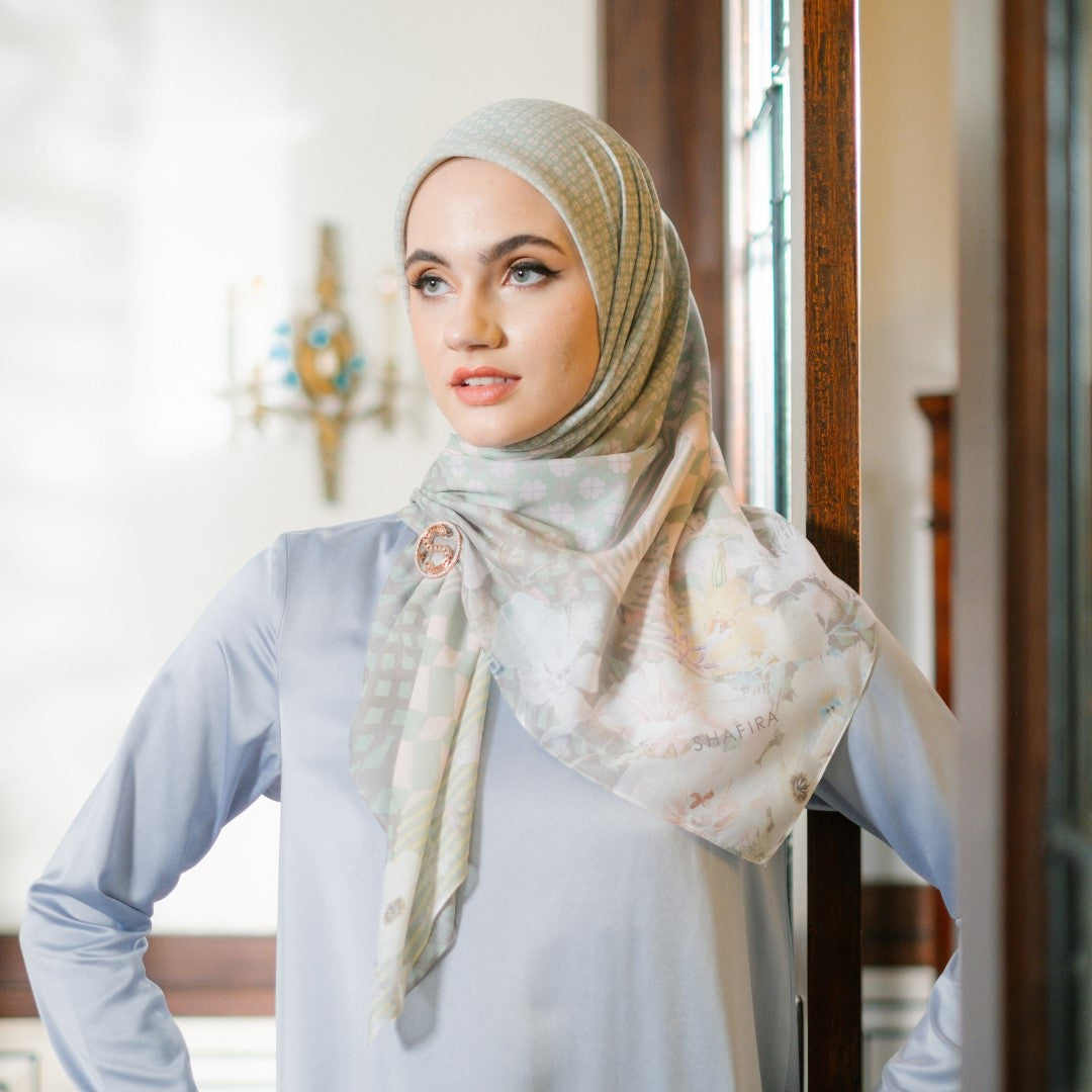 Shafira Gwenn Printed Scarf | Hijab Kerudung Segi Empat Motif