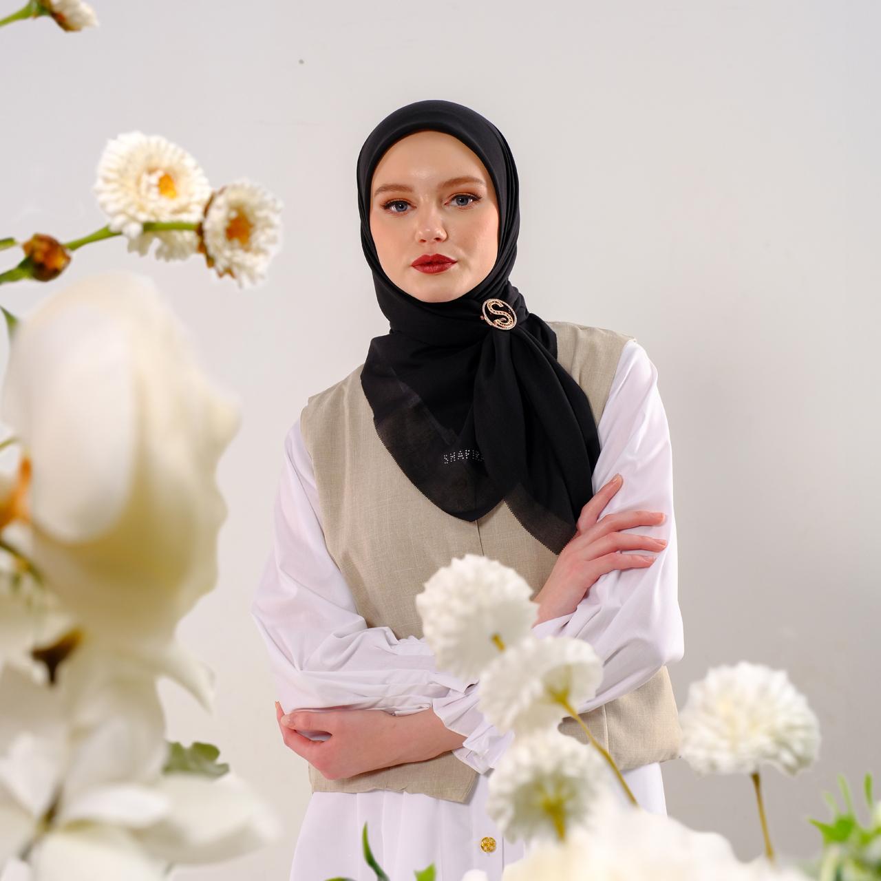 Shafira Marcella Plain Scarf | Hijab | Kerudung | Jilbab Segiempat