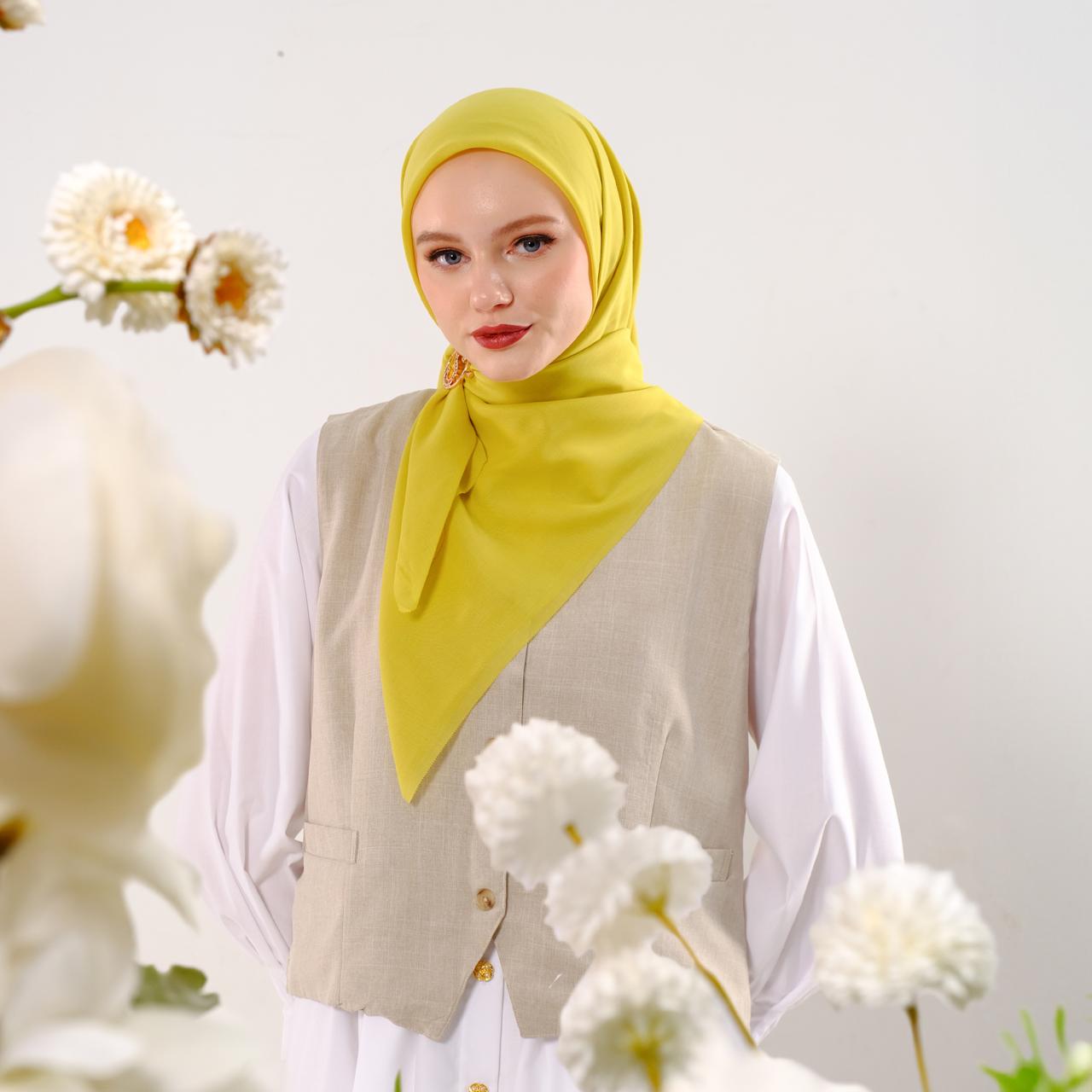 Shafira Marcella Plain Scarf | Hijab | Kerudung | Jilbab Segiempat