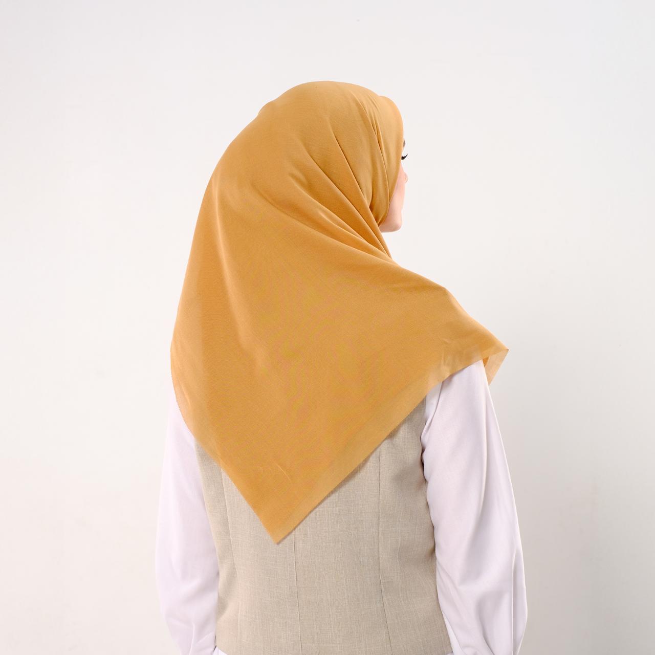 Shafira Marcella Plain Scarf | Hijab | Kerudung | Jilbab Segiempat