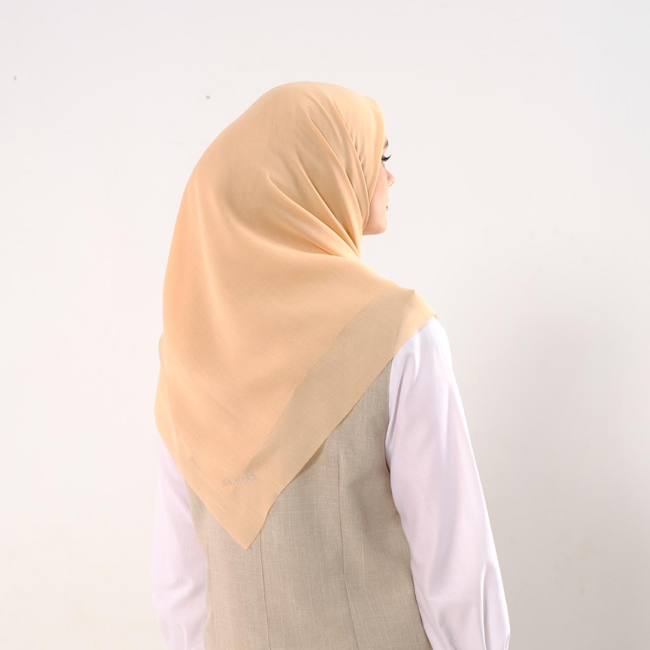 Shafira Marcella Plain Scarf | Hijab | Kerudung | Jilbab Segiempat