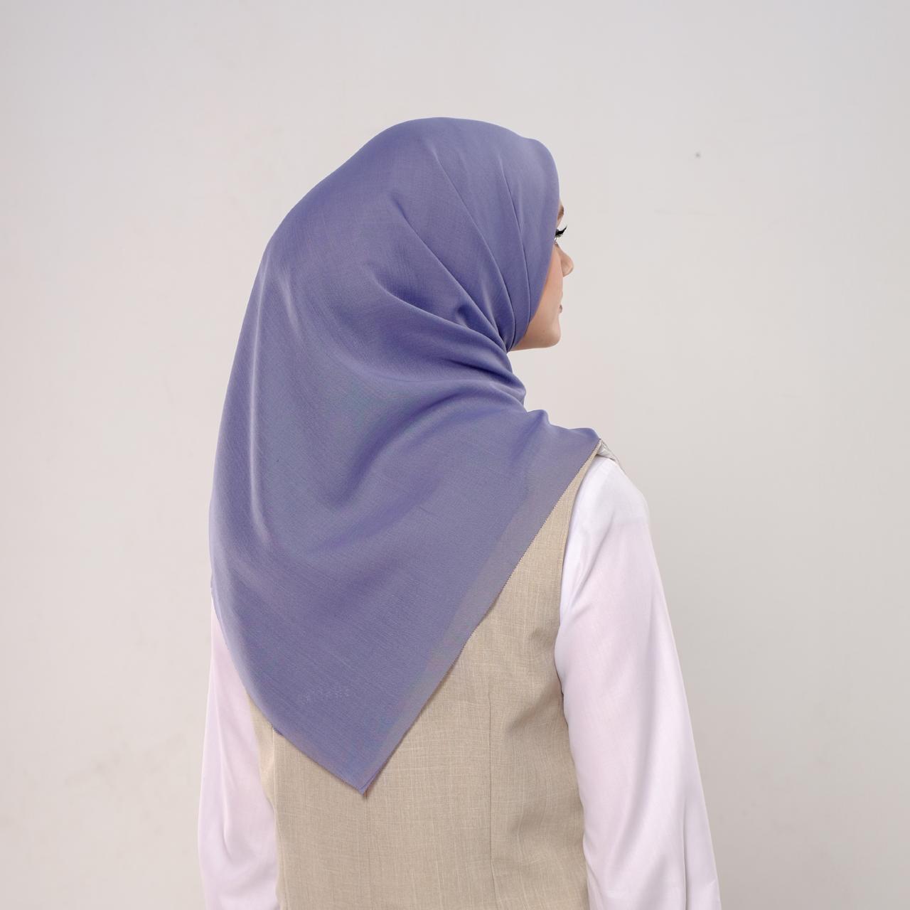 Shafira Marcella Plain Scarf | Hijab | Kerudung | Jilbab Segiempat