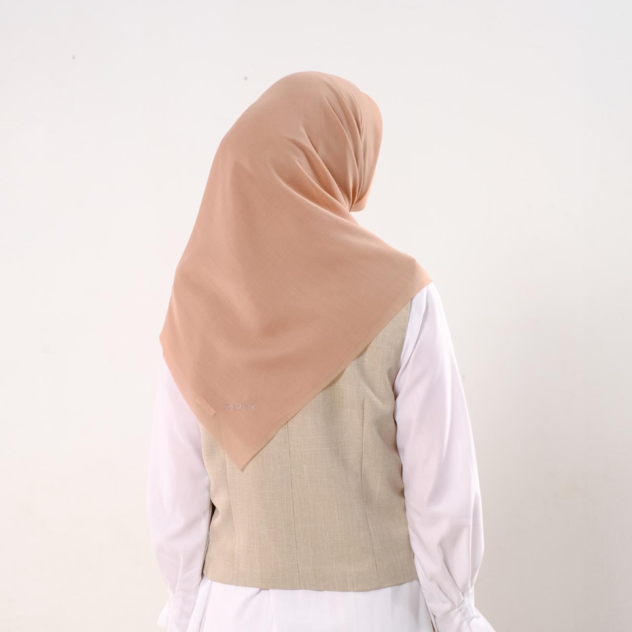 Shafira Marcella Plain Scarf | Hijab | Kerudung | Jilbab Segiempat