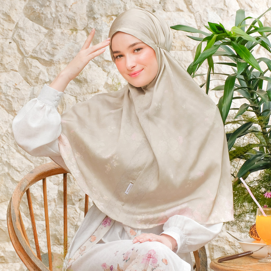 Shafira Charlotte Zaura Printed | Hijab Instant |  Jilbab Motif Satin