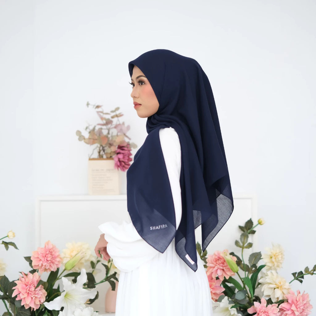 Emilya Plain Scarf | Hijab | Jilbab Segi empat swarovski