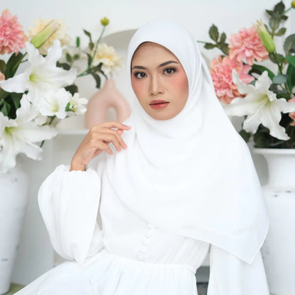 Emilya Plain Scarf | Hijab | Jilbab Segi empat swarovski