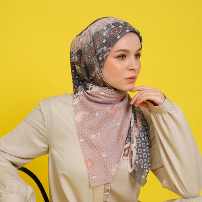 Shafira Zemora Printed Scarf | Hijab Segi Empat Motif