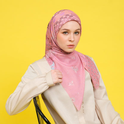 Shafira Zemora Printed Scarf | Hijab Segi Empat Motif