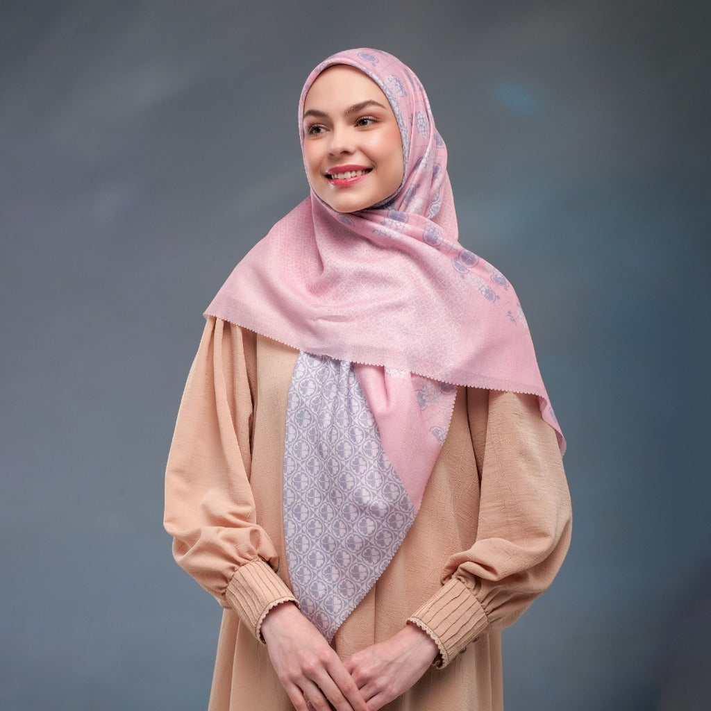 Noreen Printed Scarf | Hijab Kerudung Segi Empat Motif