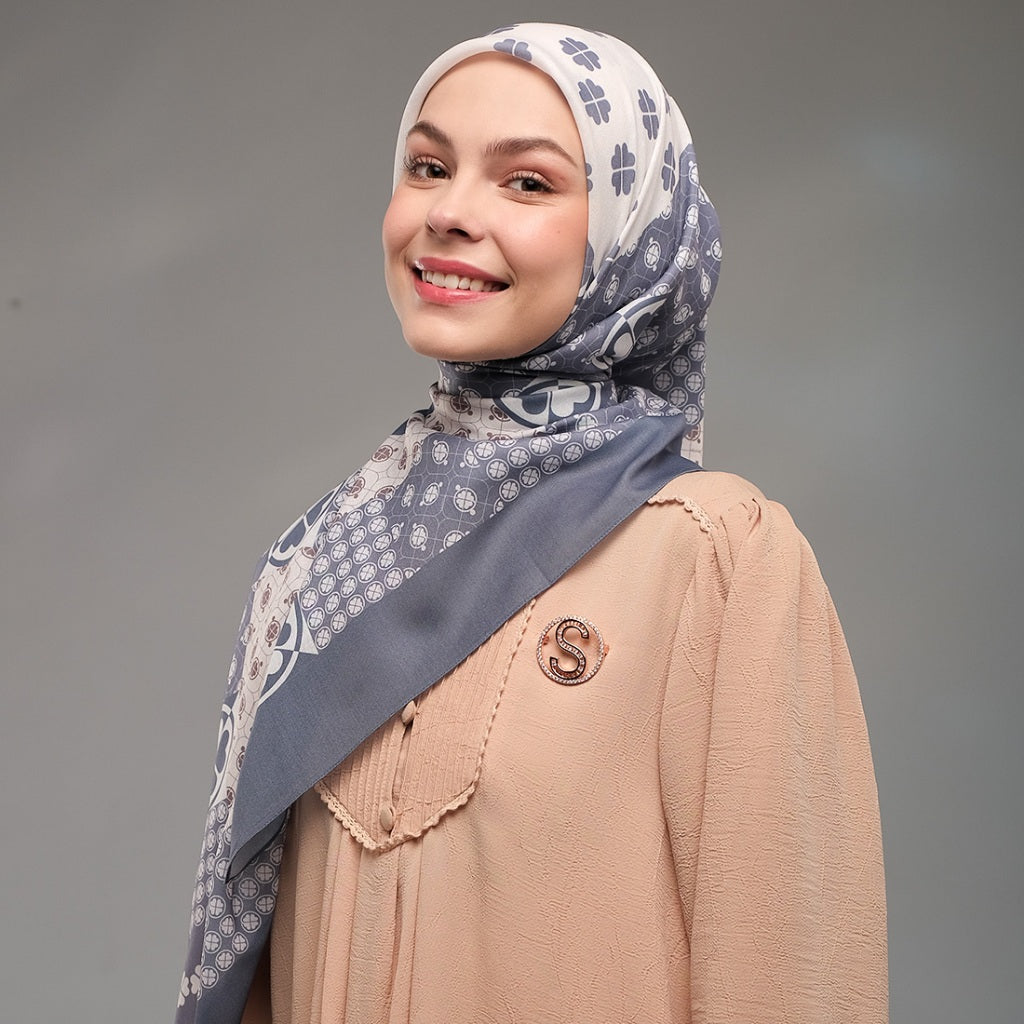 Shafira Bethany Printed Scarf | Hijab Segi Empat Motif