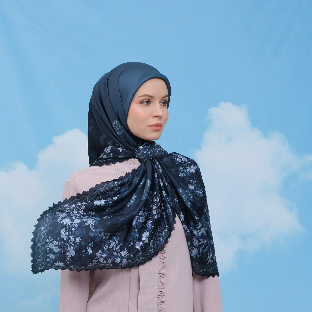 Emberly Printed Scarf | Hijab Kerudung Segi Empat Motif