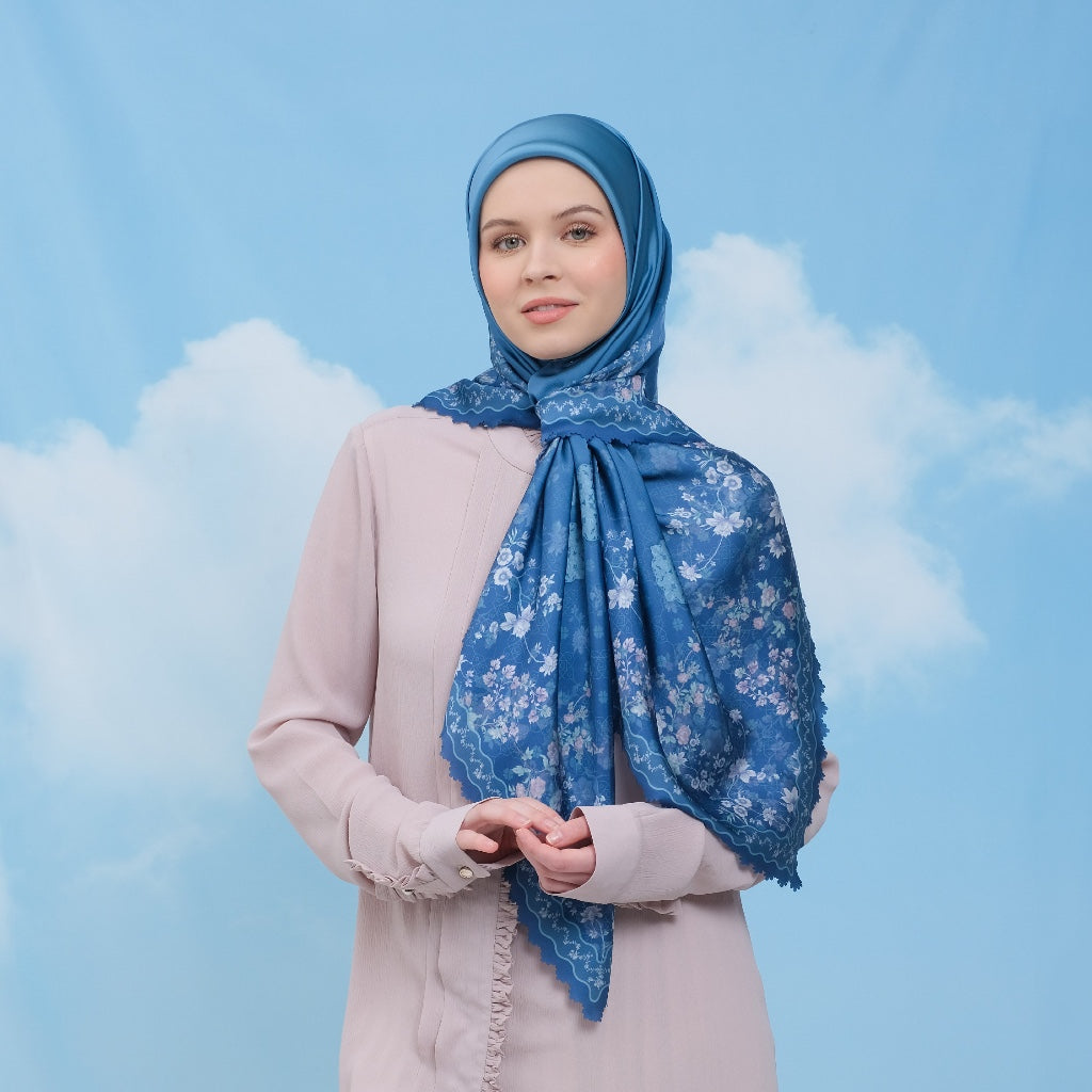 Emberly Printed Scarf | Hijab Kerudung Segi Empat Motif