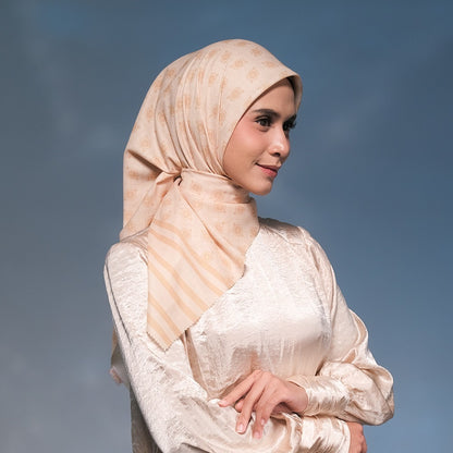 Shafira Letitia Printed Scarf  | Hijab Kerudung Segi Empat Motif