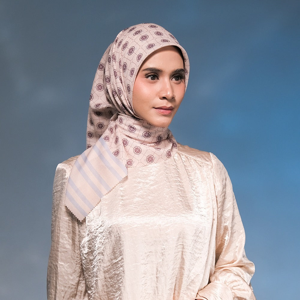 Shafira Letitia Printed Scarf  | Hijab Kerudung Segi Empat Motif