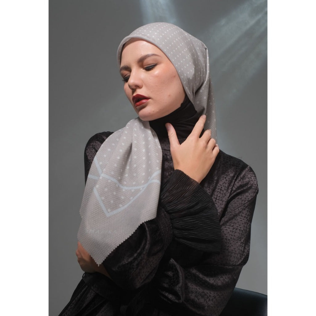 Shafira Corvina Printed Scarf | Hijab Kerudung Segi Empat Motif