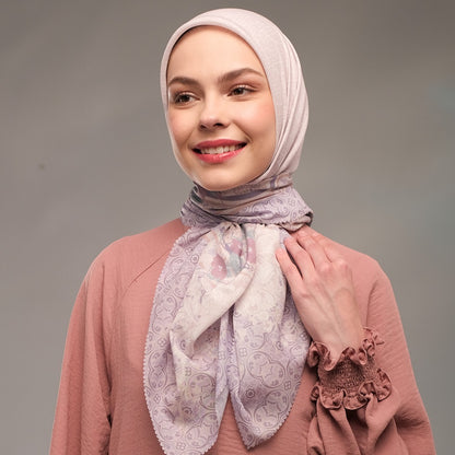 Shafira Medisa Printed Scarf | Hijab Segi Empat Motif