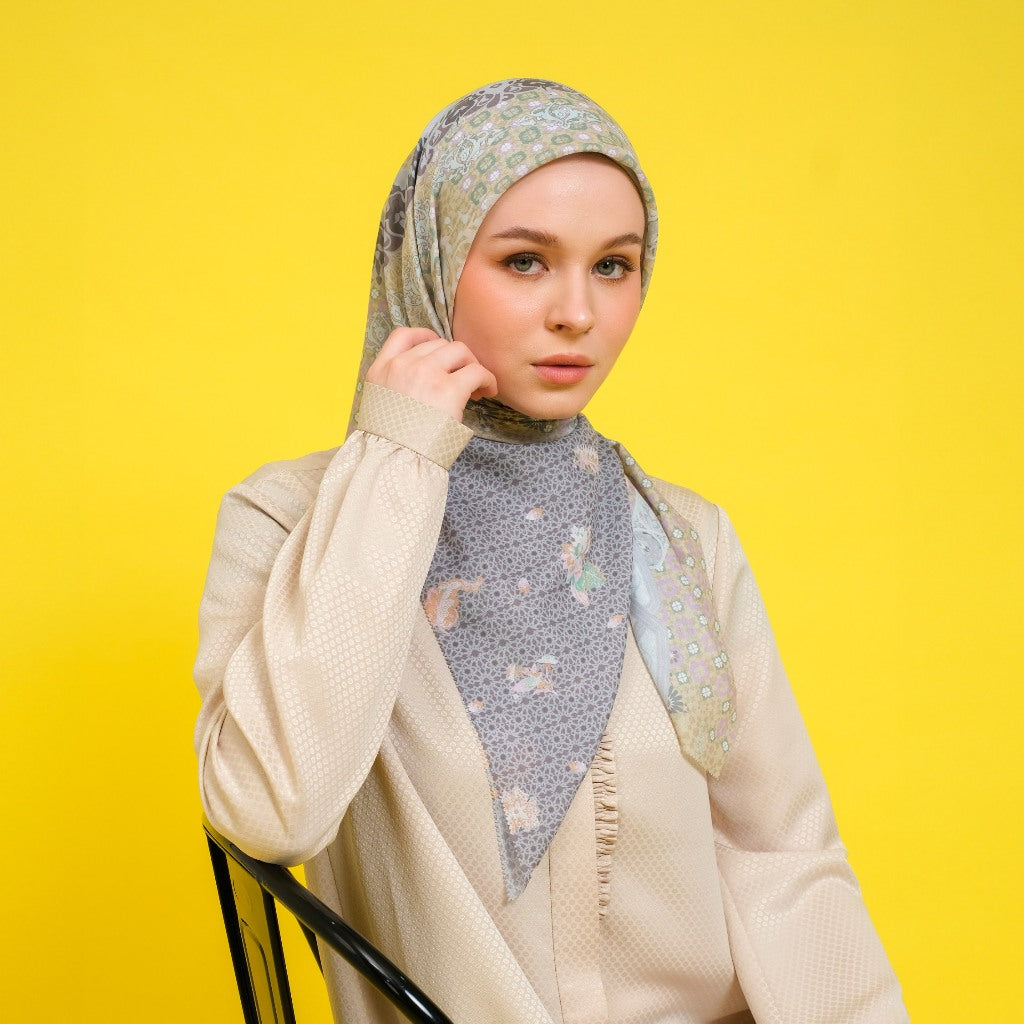 Shafira Zemora Printed Scarf | Hijab Segi Empat Motif