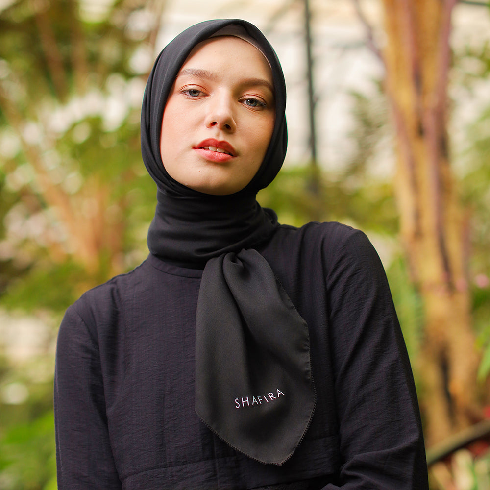 Shafira Erisa Plain Scarf | Hijab Segi Empat Polos | Jilbab Ultravoal