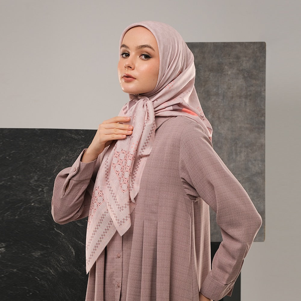 Shafira Bristley Printed Scarf Ultra Voal | Hijab Segi Empat | Kerudung Motif