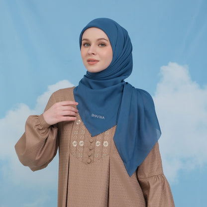 Shafira Valeria Plain Scarf | Hijab | Kerudung | Jilbab Segiempat