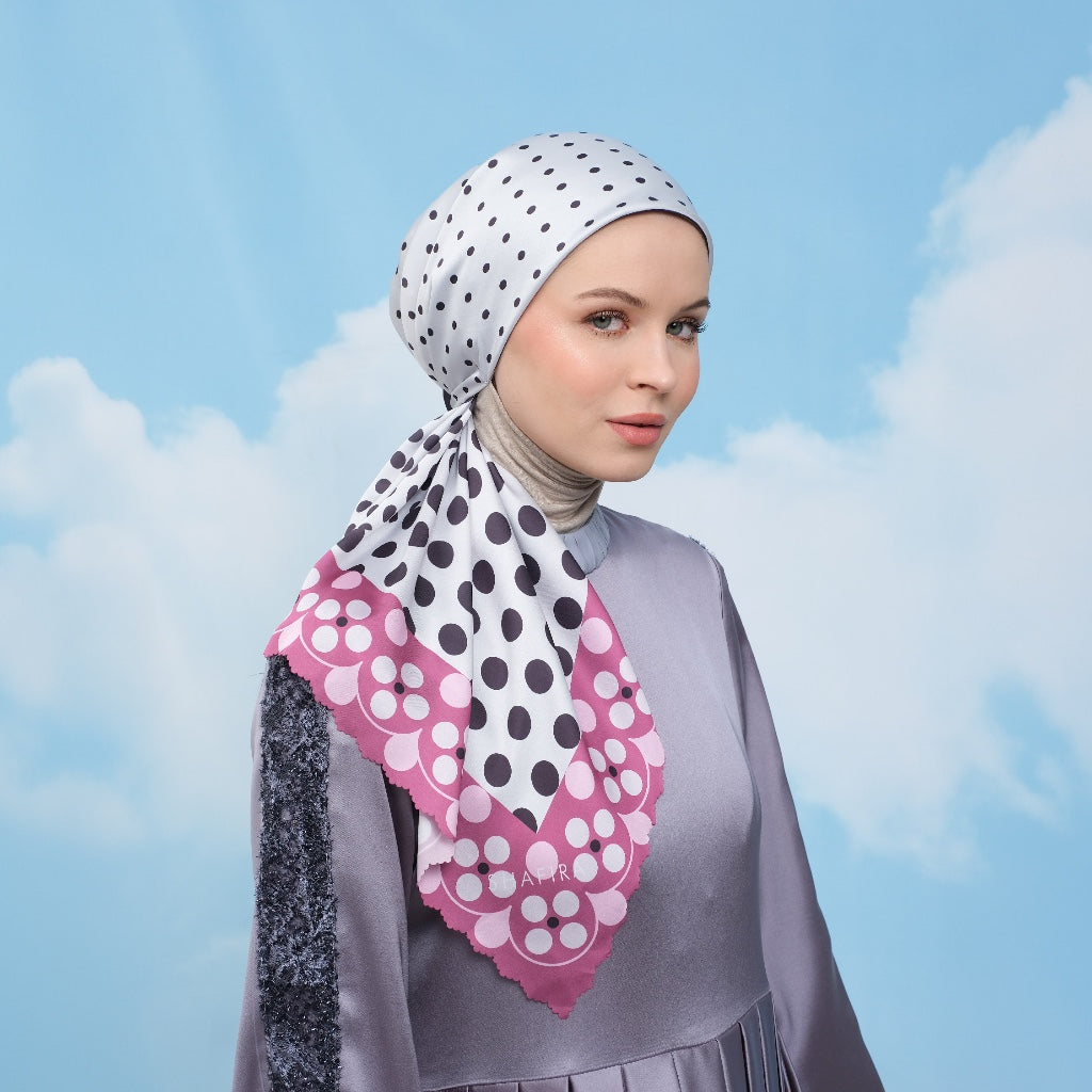 Gracelyn Printed Scarf | Hijab Kerudung Segi Empat Motif