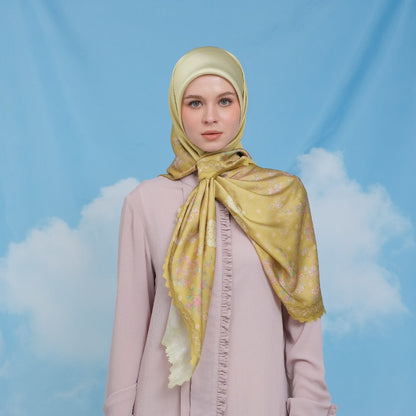 Emberly Printed Scarf | Hijab Kerudung Segi Empat Motif