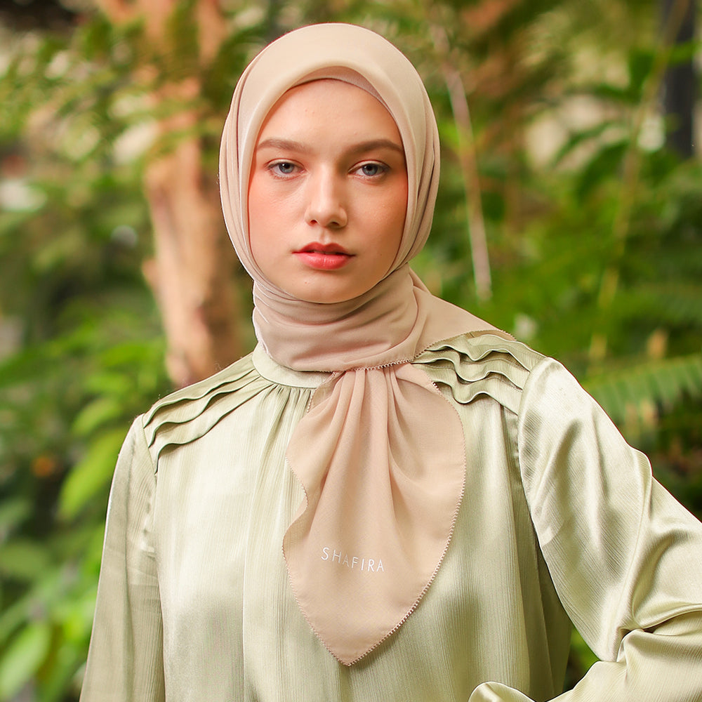 Shafira Erisa Plain Scarf | Hijab Segi Empat Polos | Jilbab Ultravoal