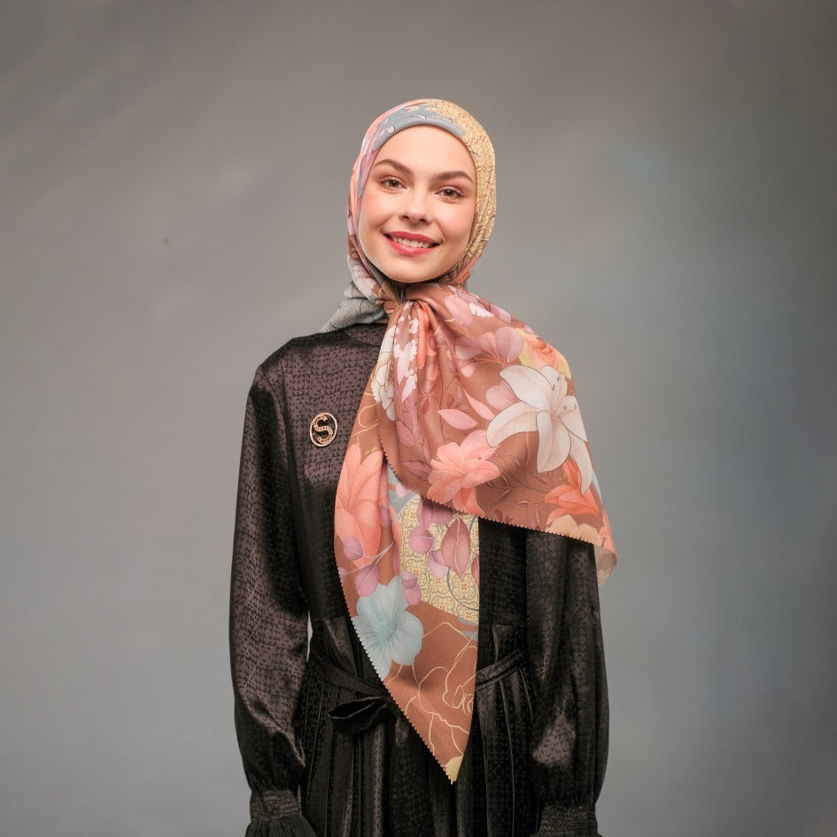 Shafira Izara Printed Scarf | Hijab Segi Empat Motif