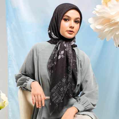 Shafira Arunika Scarf Printed | Hijab Kerudung Segi Empat Motif