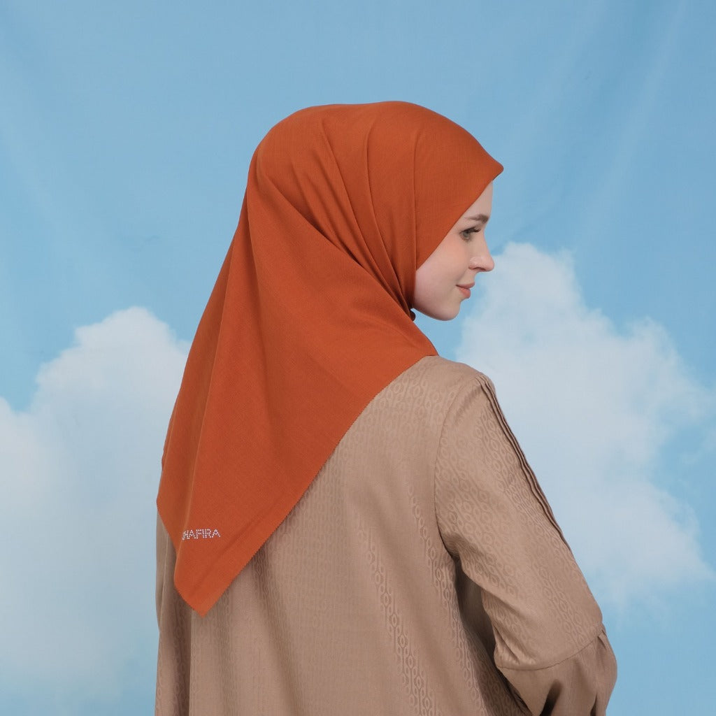 Shafira Valeria Plain Scarf | Hijab | Kerudung | Jilbab Segiempat