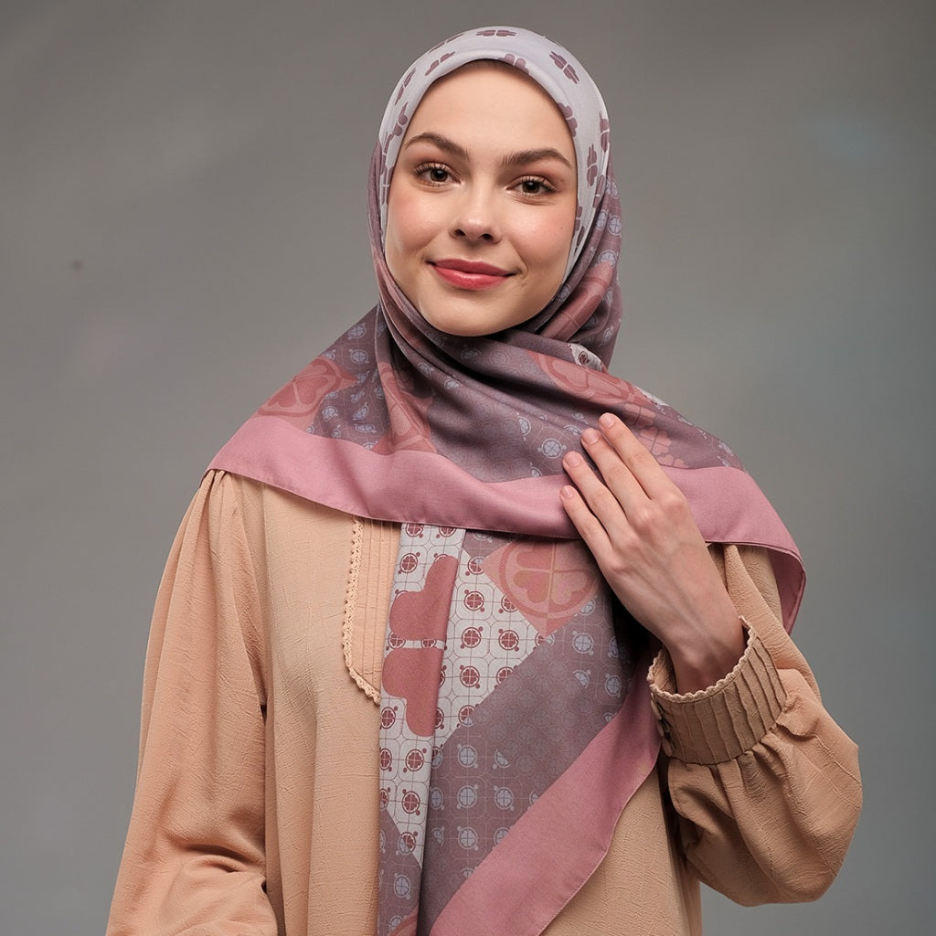 Shafira Bethany Printed Scarf | Hijab Segi Empat Motif