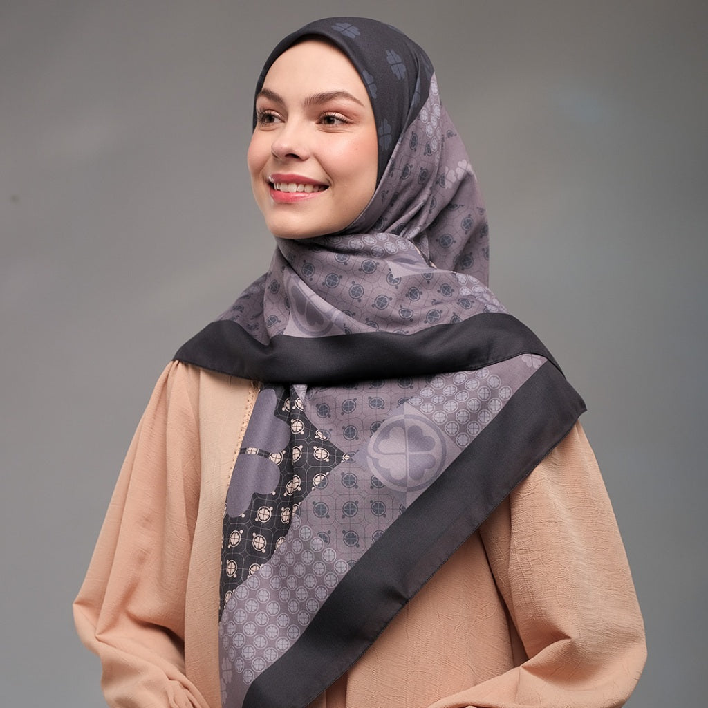 Shafira Bethany Printed Scarf | Hijab Segi Empat Motif