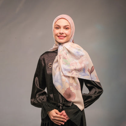 Shafira Izara Printed Scarf | Hijab Segi Empat Motif