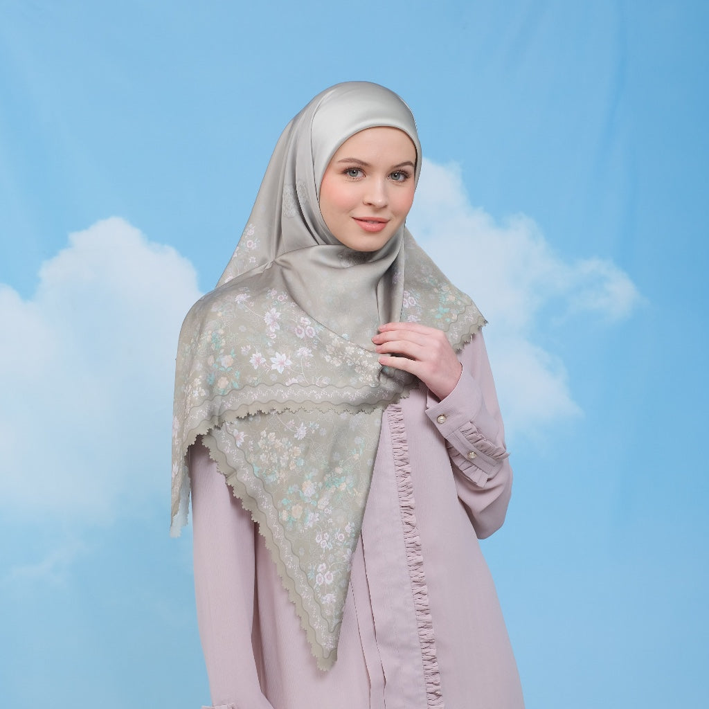 Emberly Printed Scarf | Hijab Kerudung Segi Empat Motif