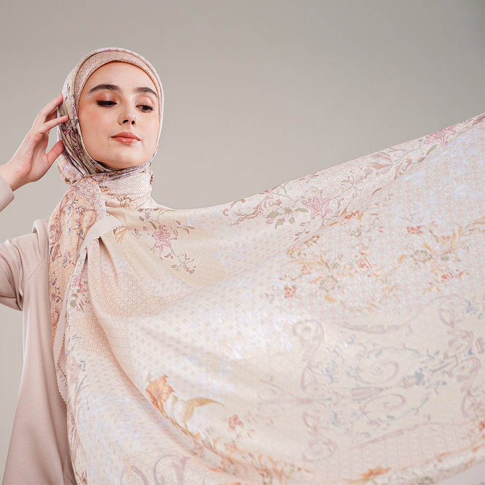 Shafira Isfana Printed Scarf | Hijab Kerudung Segi Empat Motif