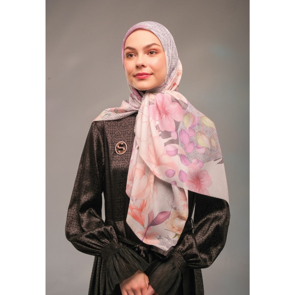 Shafira Izara Printed Scarf | Hijab Segi Empat Motif