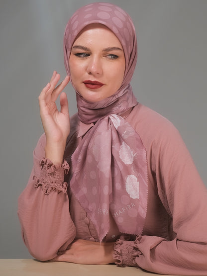 Shafira Laura Printed Scarf | Hijab Kerudung Segi Empat Motif