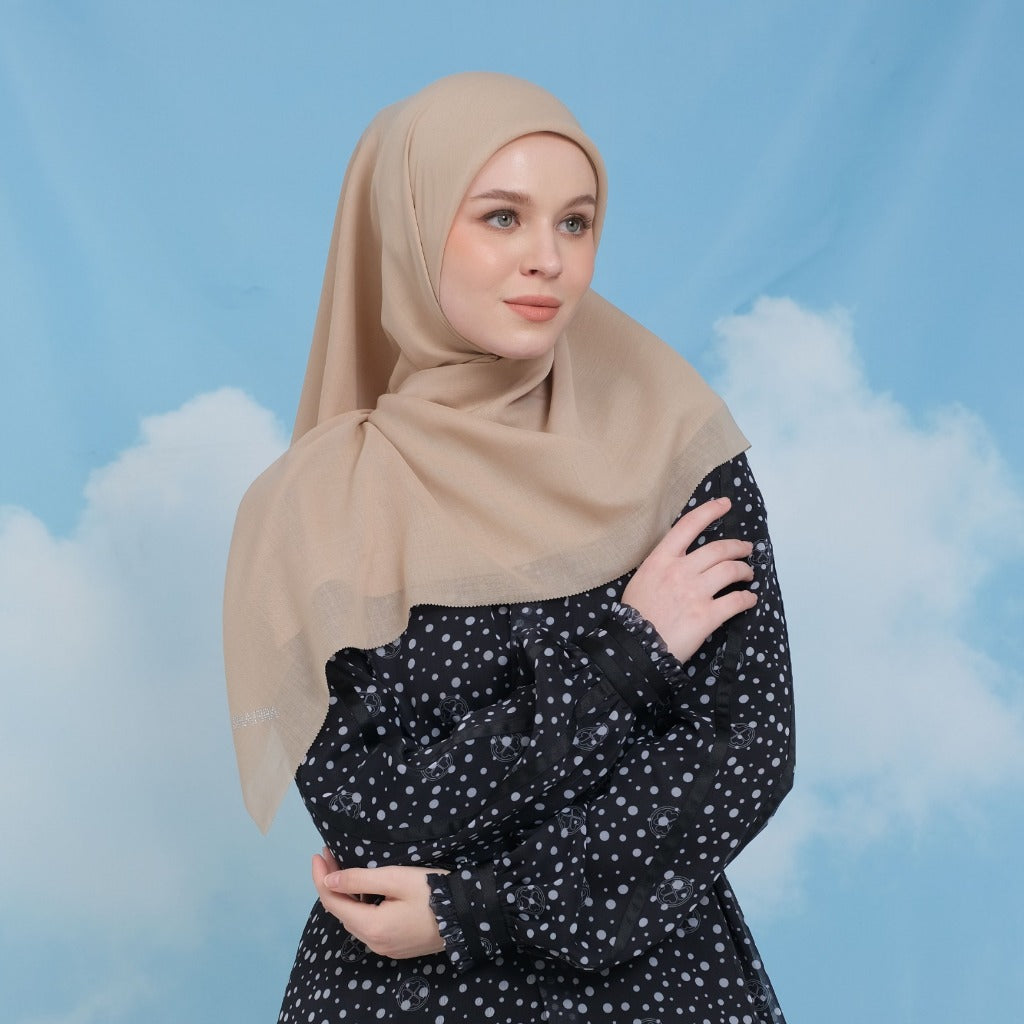 Shafira Rosalia Plain Scarf | Hijab | Kerudung | Jilbab Segiempat