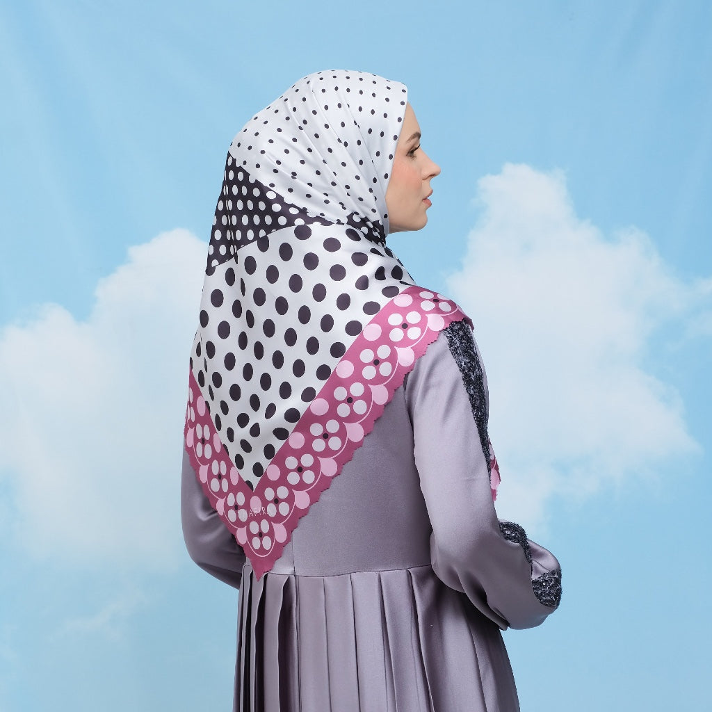 Gracelyn Printed Scarf | Hijab Kerudung Segi Empat Motif