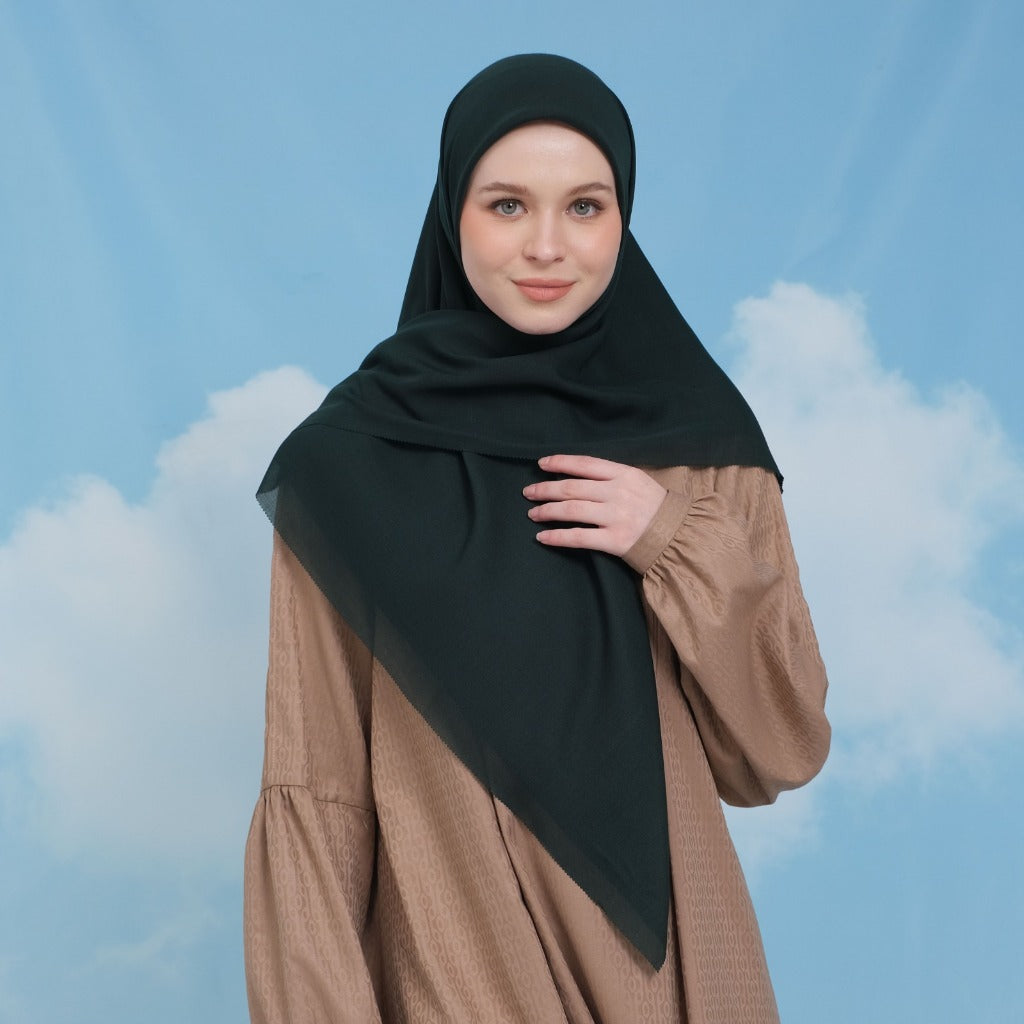 Shafira Valeria Plain Scarf | Hijab | Kerudung | Jilbab Segiempat