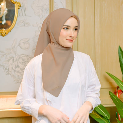 Shafira Esther Plain Scarf | Hijab | Jilbab Segiempat | Paris Premium