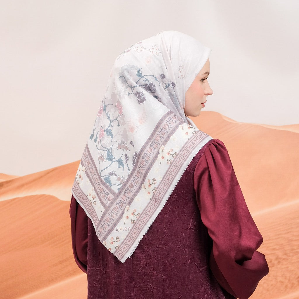 Ravina Printed Scarf | Hijab Kerudung Segi Empat Motif