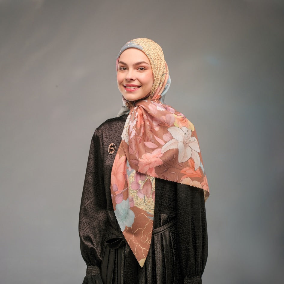 Shafira Izara Printed Scarf | Hijab Segi Empat Motif