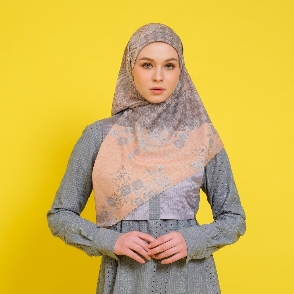 Shafira Zavella Printed Scarf | Hijab Kerudung Segi Empat Motif