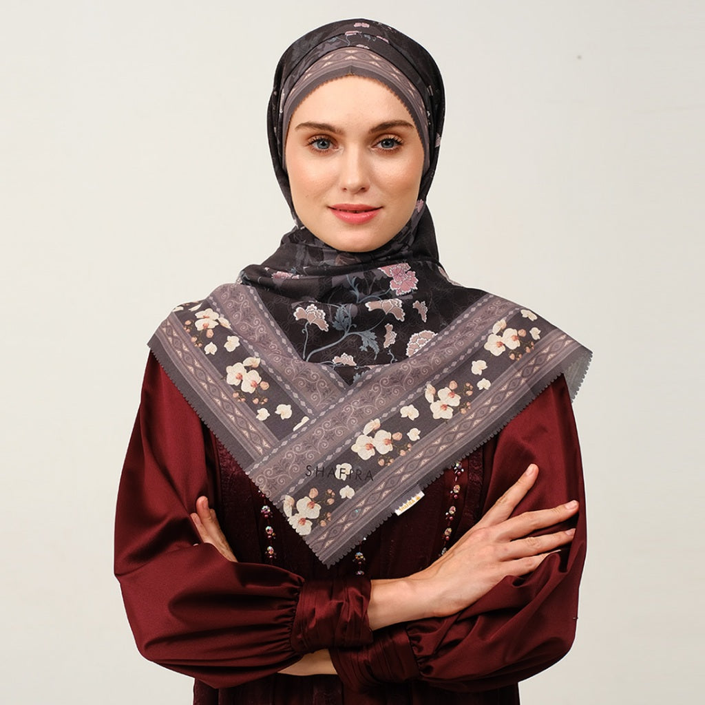 Ravina Printed Scarf | Hijab Kerudung Segi Empat Motif