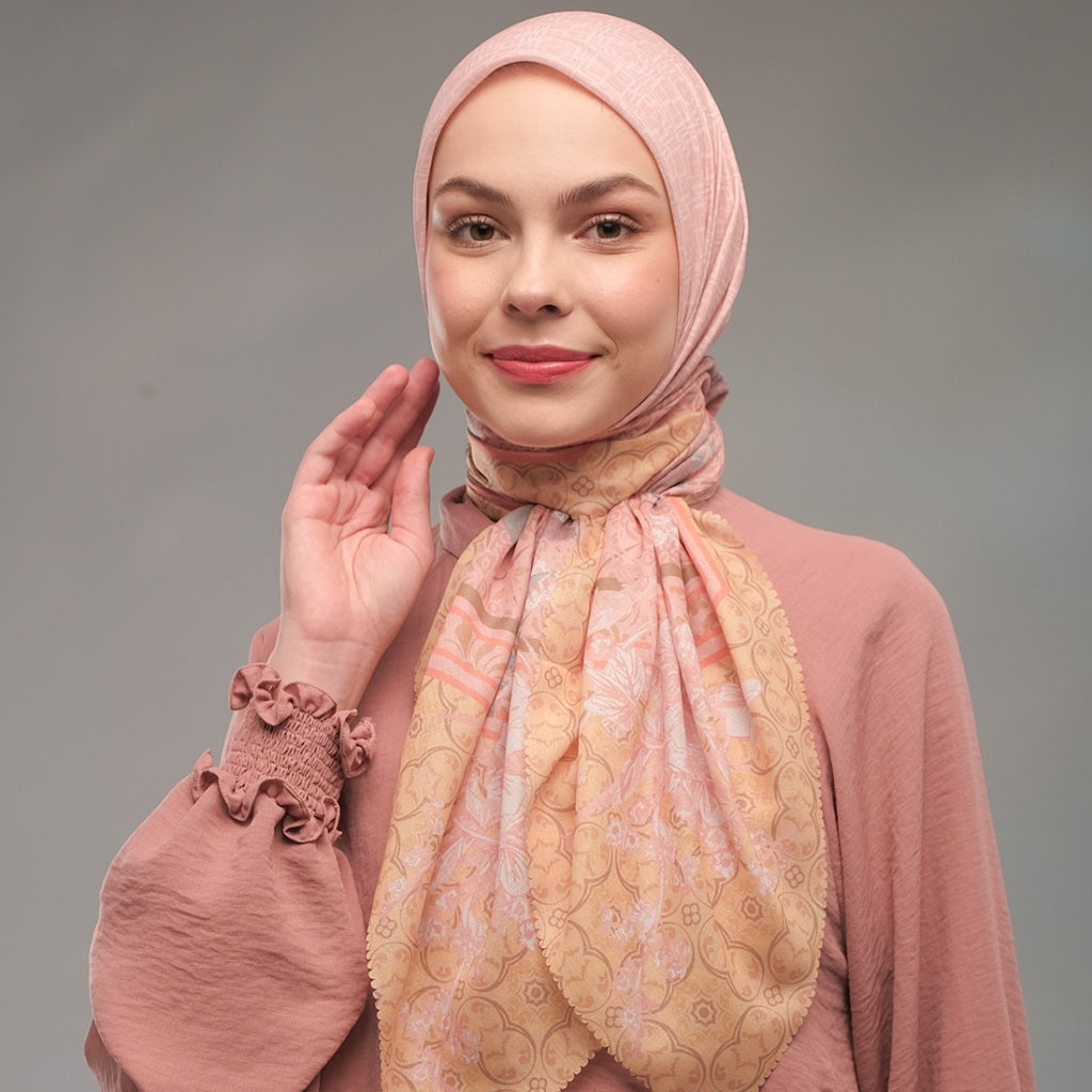 Shafira Medisa Printed Scarf | Hijab Segi Empat Motif