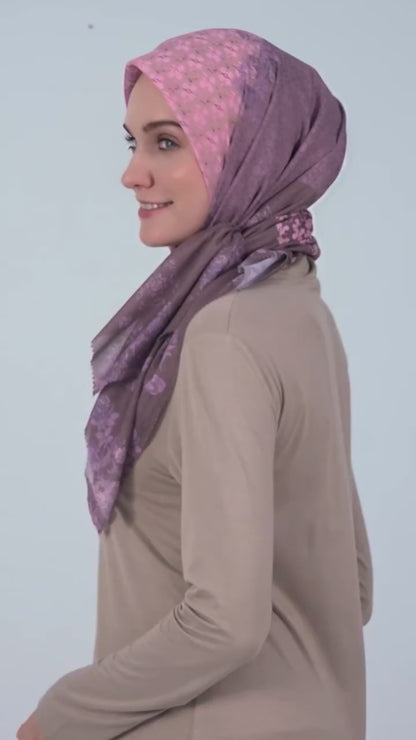 Zavella Printed Scarf | Hijab Kerudung Segi Empat Motif