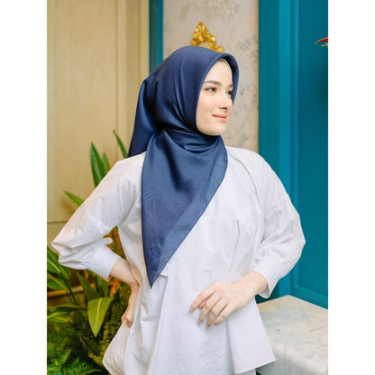 Shafira Esther Plain Scarf | Hijab | Jilbab Segiempat | Paris Premium